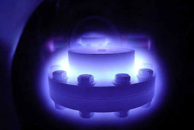 O que é nitretação a plasma e por que esse processo é tão eficiente?